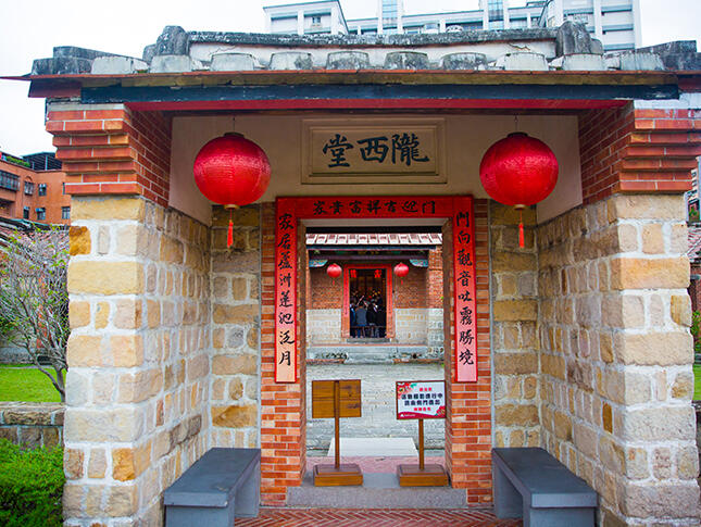 李友邦將軍年輕時夜襲日本派出所，因之潛逃中國大陸，進入黃埔軍校，參加抗日。圖為李友邦將軍紀念館，取自新北市觀光旅遊局網站