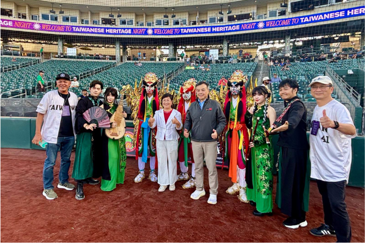 稱涉國安「無可奉告」！徐佳青現身「MLB運動家隊台灣日活動」掀議論