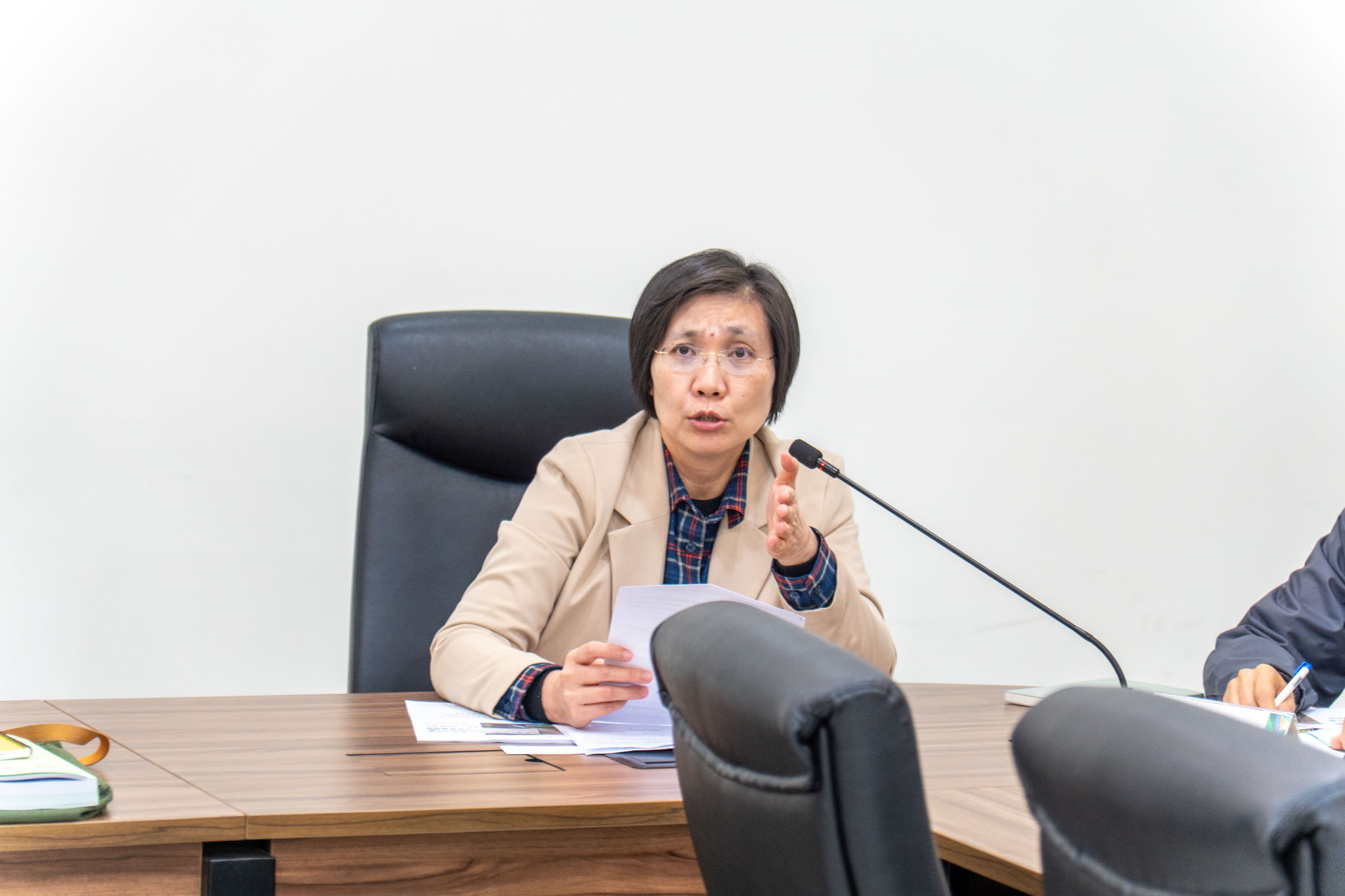 艾普羅民調顯示，針對2026新竹縣長選舉，立委徐欣瑩與竹北市長鄭朝方勢均力敵。圖/取自徐欣瑩臉書