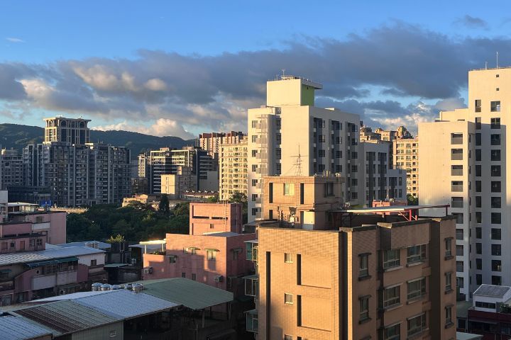 出生數僅剩10.7萬人！政院推少子女化對策2.0　網怒：房價高、薪水低