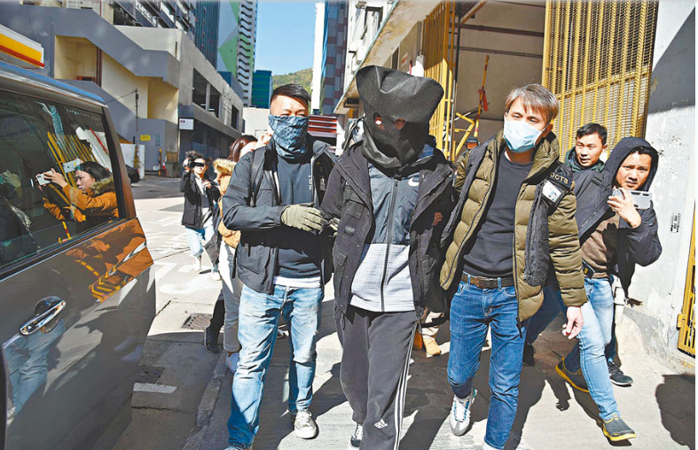 2019年12月，香港警方逮捕「屠龍小隊」暴力組織成員。圖/取自香港文匯報