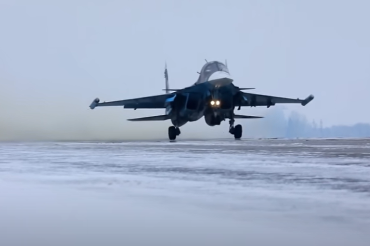 烏克蘭無人機夜襲俄空軍基地 傳擊中4架Su-34轟炸機