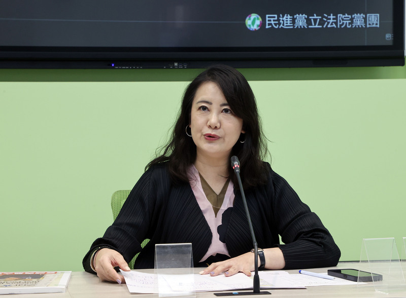 民進黨立委吳思瑤表示，未來會嚴格審視民進黨團的貼文。圖/中央社