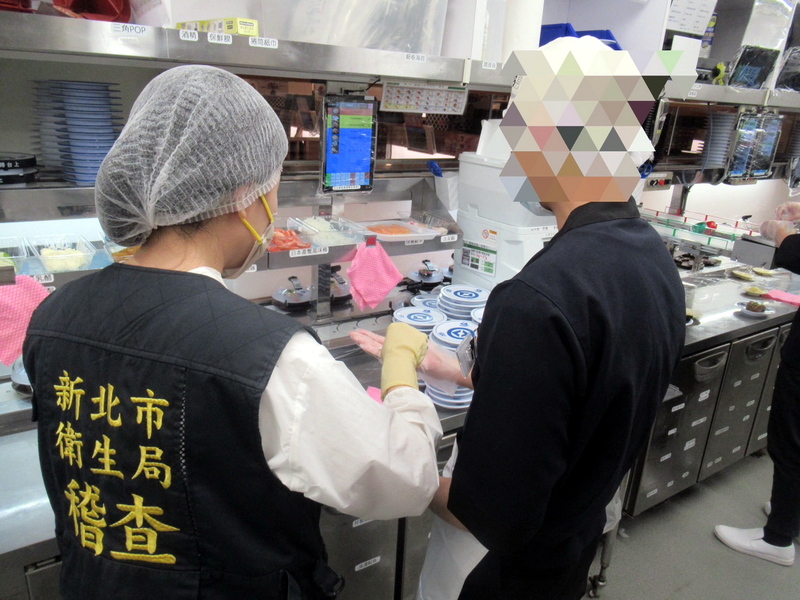 藏壽司淡水店疑有食物中毒事件發生，衛生局獲報前往稽查採檢。圖/中央社