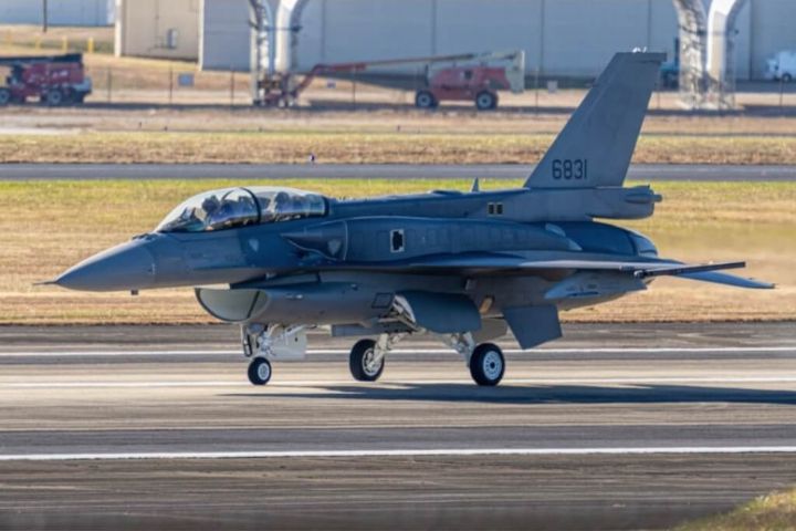 台灣首架新型戰機F-16 BLK70　傳出已在美進行滑行測試