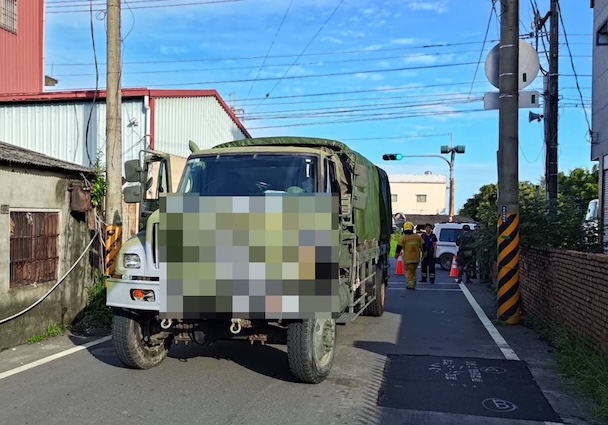 軍卡疑視線死角右轉釀禍 83歲翁遭輾斃 中士無保請回