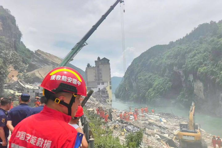 重慶彭水山崩已救出10人　傳一輛中巴遭掩埋　陸委會表達慰問