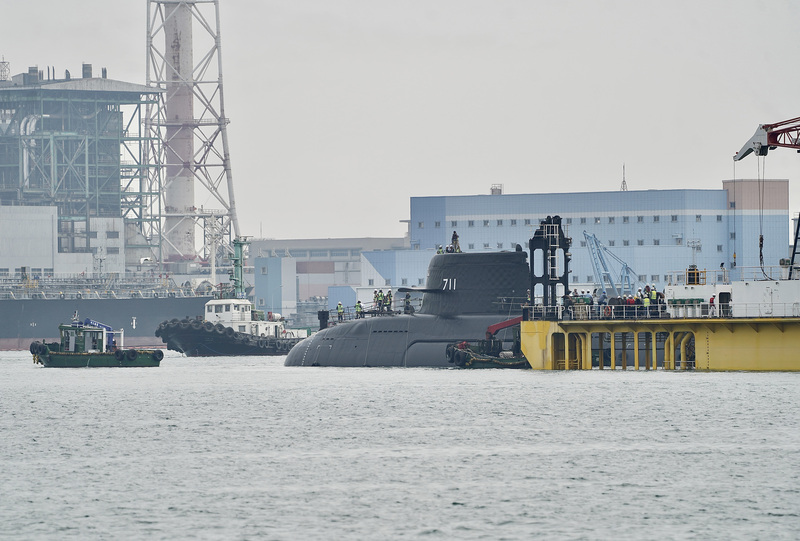 關於國艦國造預算，黃珊珊表示，必須以第1艘原型艦測試結果作為基礎。圖為國造潛艦原型艦「海鯤號」泊港測試。圖/中央社