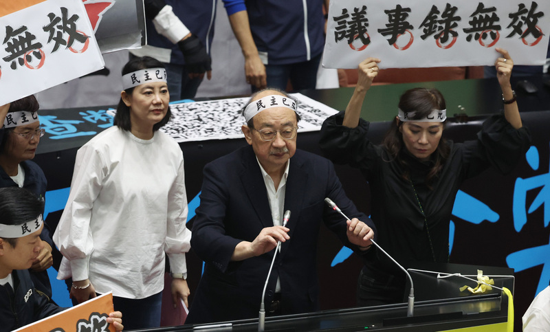 柯建銘坦承2016年時，民進黨推動的國會改革修法所有版本多少都有擴權。圖/中央社