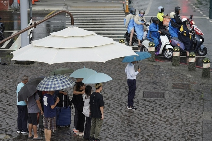 雙颱外圍環流影響水氣增加　各地降雨機率高