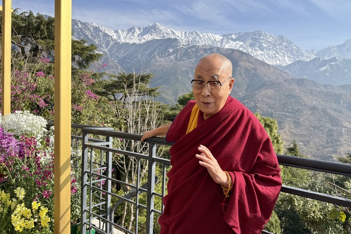 流亡印度、住在喜馬拉雅山的西藏精神領袖達賴喇嘛。圖/取自達賴喇嘛《臉書》官方粉專