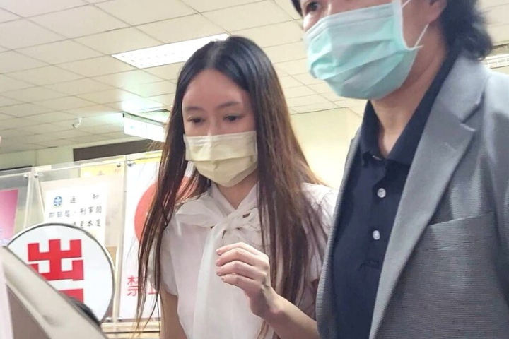 高院撤押綠議員陳怡君　稱地院「不應以串證羈押」　網炸鍋：雙標司法