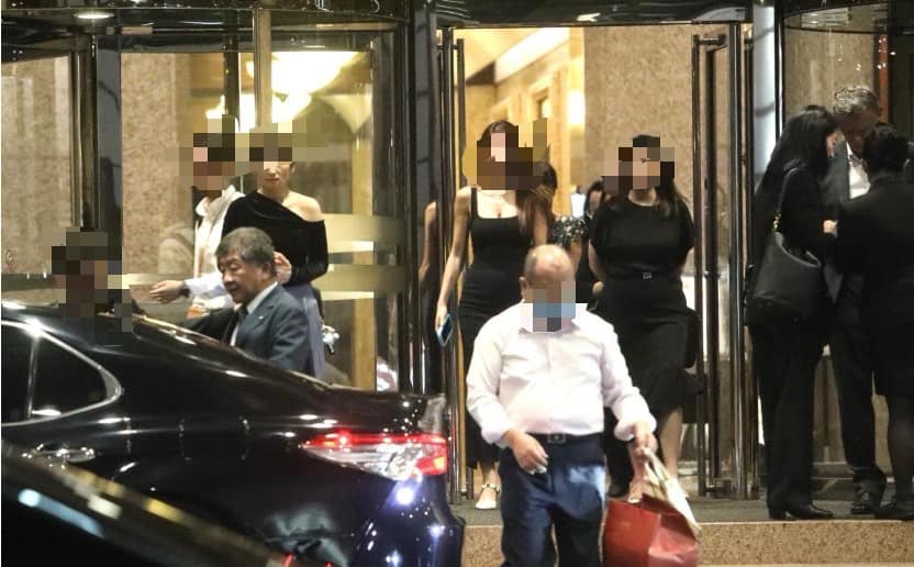 立委王鴻薇表示，前衛福部長部長陳時中、前次長王必勝餐敘時身邊有多名女子。圖／取自王鴻薇臉書
