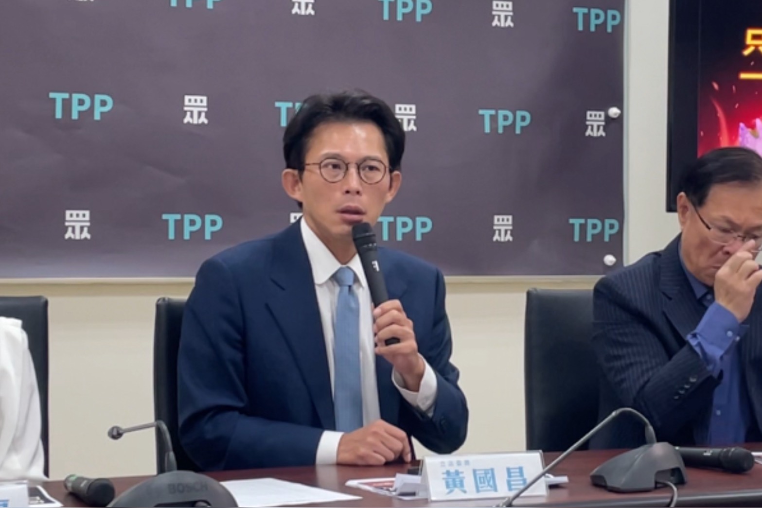 助理費除罪化挨批為顏寬恒解套　黃國昌：堅持公款公用不退讓 