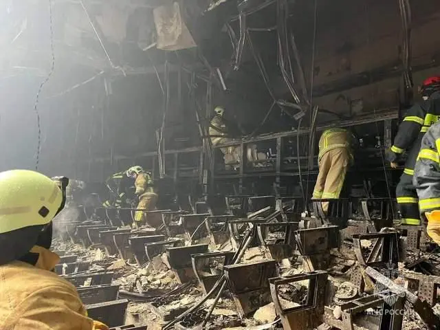 莫斯科城郊音樂廳恐攻至今死亡人數上升至115人，官方仍繼續搜救現場。圖/取自紅星新聞 