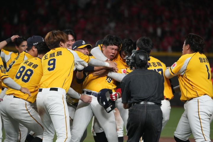 詹子賢11局下敲再見安打　兄弟5：4氣走味全龍　台灣大賽還有第5戰