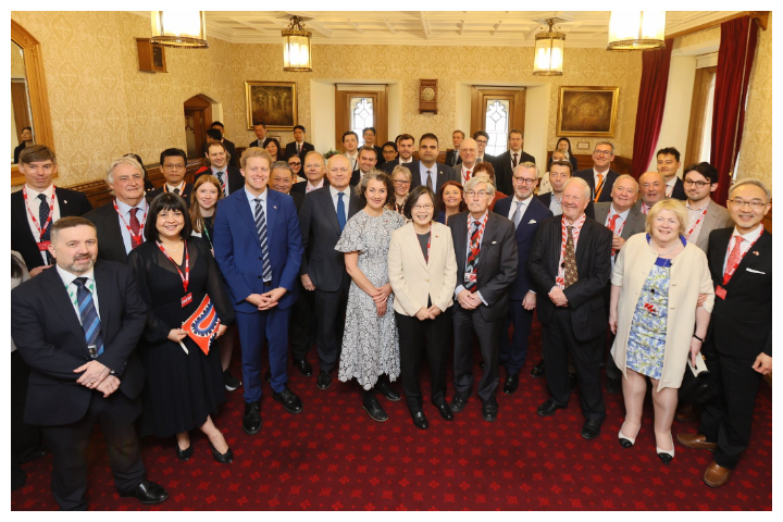 前總統蔡英文與英國上下議院、跨黨派約30位議員會晤。圖/取自蔡英文臉書