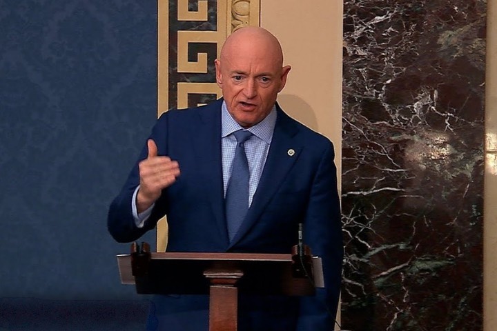 籲軍人拒非法命令恐遭降階、扣退俸　美退將參議員怒告赫格塞斯違憲