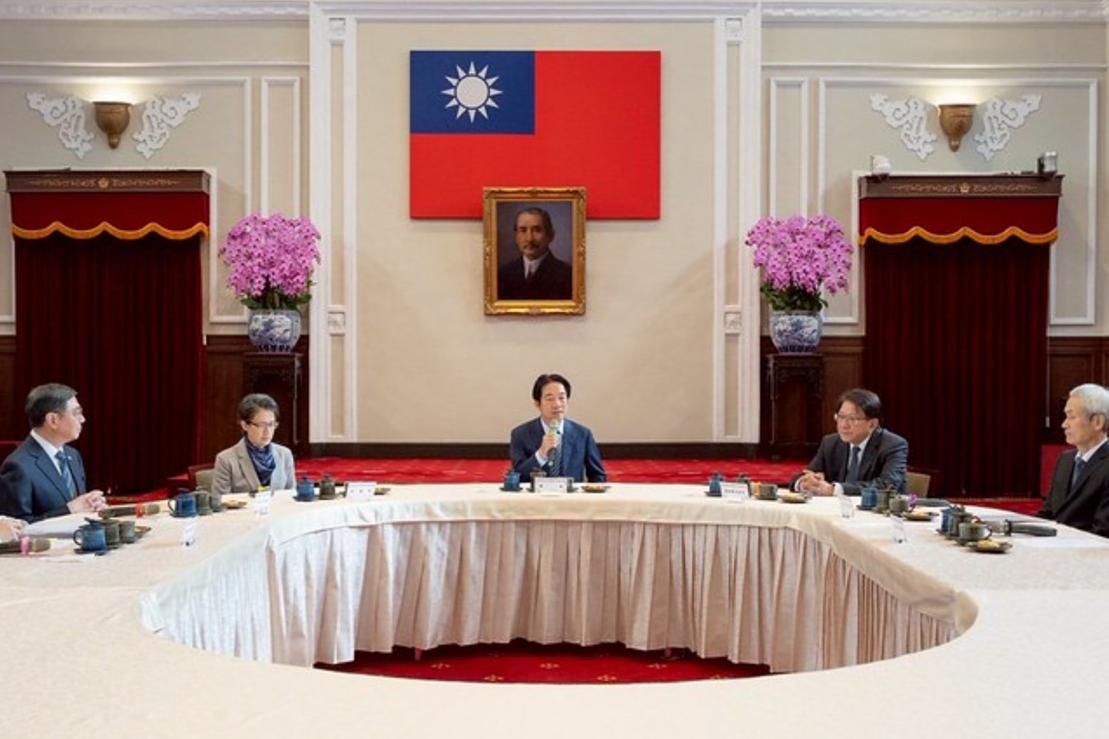 韓國瑜缺席仍開茶敘！賴清德批國會違憲　民眾黨轟：架空立法權、請懸崖勒馬