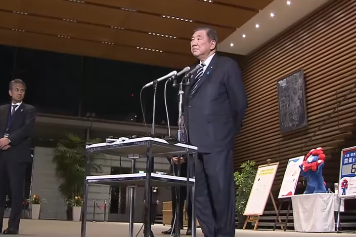 日本首相石破茂啟程赴美前回答媒體提問。圖/取自TBS News《YouTube》官方頻道