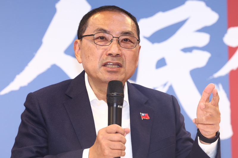 前總統馬英九接受德國之聲專訪，主張處理兩岸關係要相信習近平，侯友宜在國際記者會上回應，「我和他不一樣」。圖/中央社