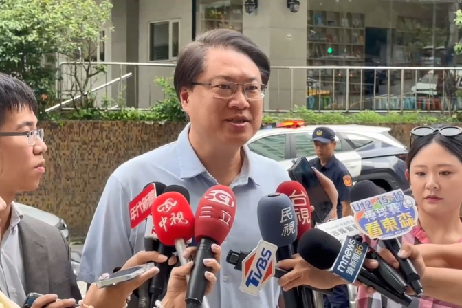圖為26日民進黨秘書長林右昌投票前受訪畫面。圖／中央社