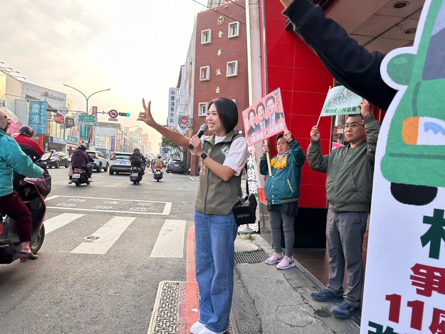 林依婷29日在臉書發文力挺林俊憲參選市長，並暗諷陳亭妃買網軍攻擊抹黑。圖／取自林依婷臉書