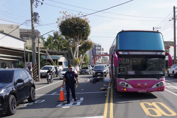 台南女警鄭詠心車禍殞命！男友哭喊「妳永遠是我老婆」　同仁淚崩送別