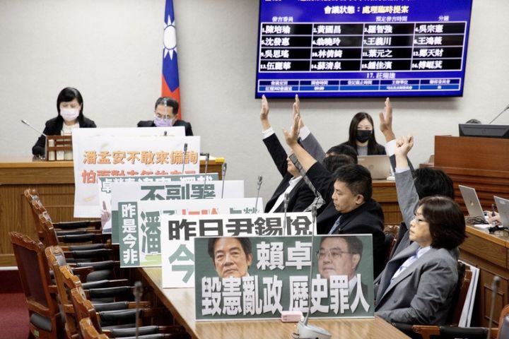 【梅花專論】憲政危機：美政府停擺vs.台灣的「不副署」