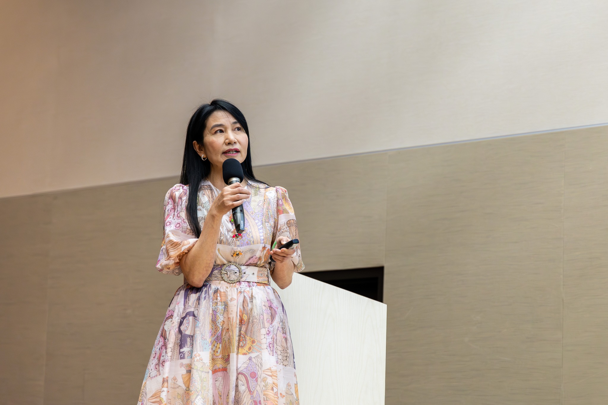 行政院長卓榮泰證實，衛福部食藥署署長吳秀梅（圖）確定遭到拔官，將於7月1日由中國醫藥大學藥學院長莊聲宏接任其職務。圖/取自藥師公會全聯會臉書
