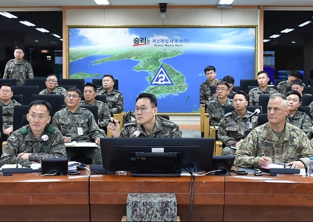 北韓於當地時間早上6時53分（台灣時間5時53分），從平壤地區向東部外海發射一枚中程彈道飛彈，韓國聯合參謀本部發出新聞快訊。圖／取自韓國聯合參謀本部