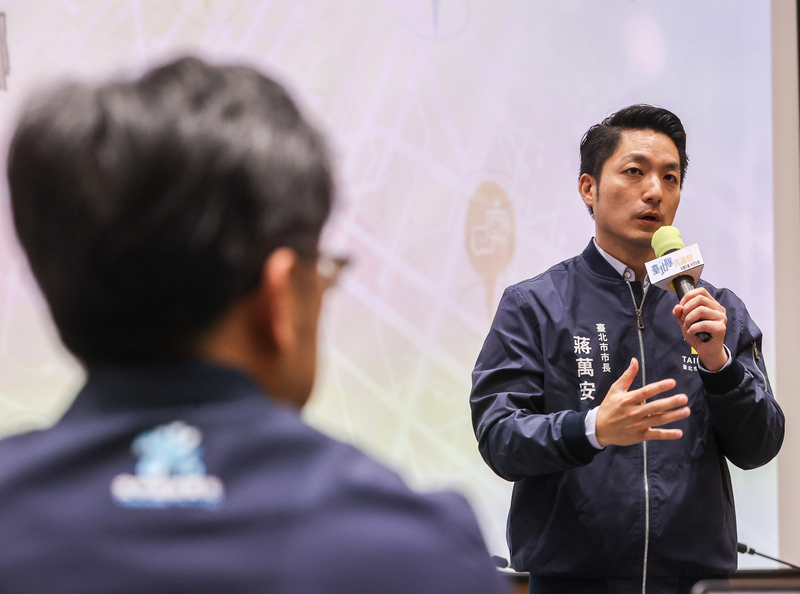 台北市長蔣萬安18日出席「台北隊共識營」前表示，會每晚公布上海團的行程。破除「黑箱作業」的疑慮。圖/中央社