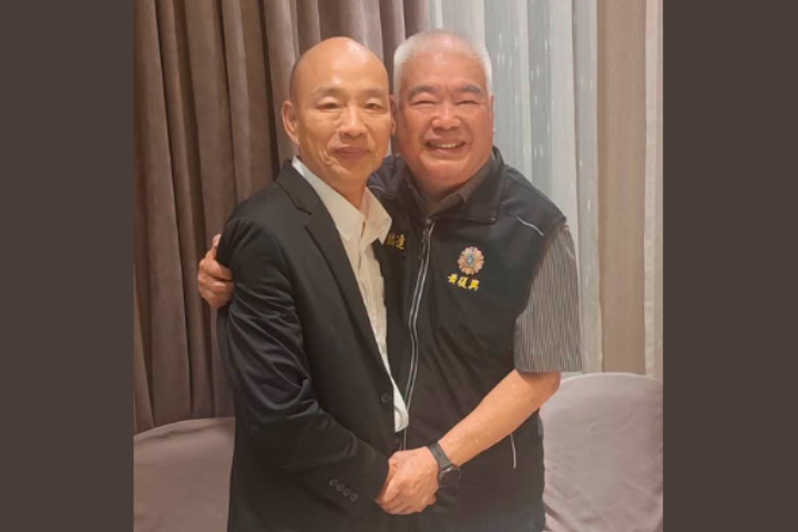 季麟連昔嗆「開除韓國瑜」如今緊緊相擁！黃復興升格後韓國瑜設宴　藍營軍系破冰意味濃