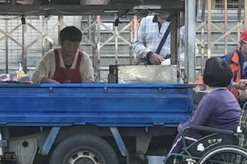 《就服法》新制來臨！80歲長者免巴氏量表可聘外籍看護 資源失衡疑慮浮現