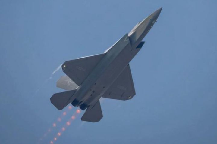 大陸空軍型的殲-35A戰鬥機。圖/取自微信公眾號•張學峰看天空
