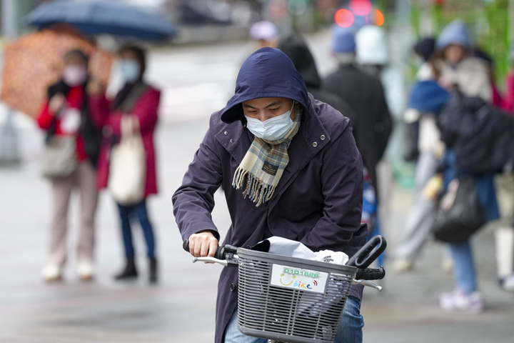 強烈大陸冷氣團南下各地轉冷　輻射冷卻影響中南部6縣市清晨防低溫