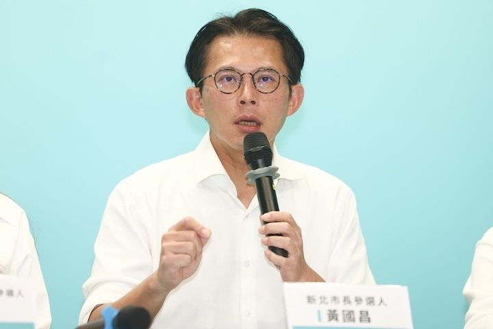  民眾黨新北市長參選人黃國昌17日對住宅、照護、醫療提出相關政見。圖/中央社