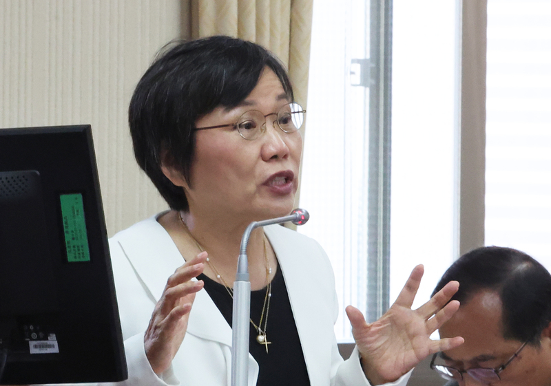立法院內政委員會21日邀內政部長劉世芳（前）列席，審查國民黨立委牛煦庭、邱鎮軍所提「行政區劃法」草案。圖/中央社