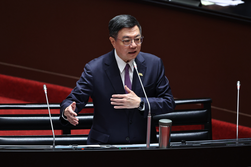 行政院長卓榮泰被國民黨認為在總預算案上大玩兩手策略。圖／中央社