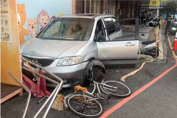 台南廂型車暴衝釀1死1傷！夫妻散步竟成永別  駕駛稱「癲癇發作」