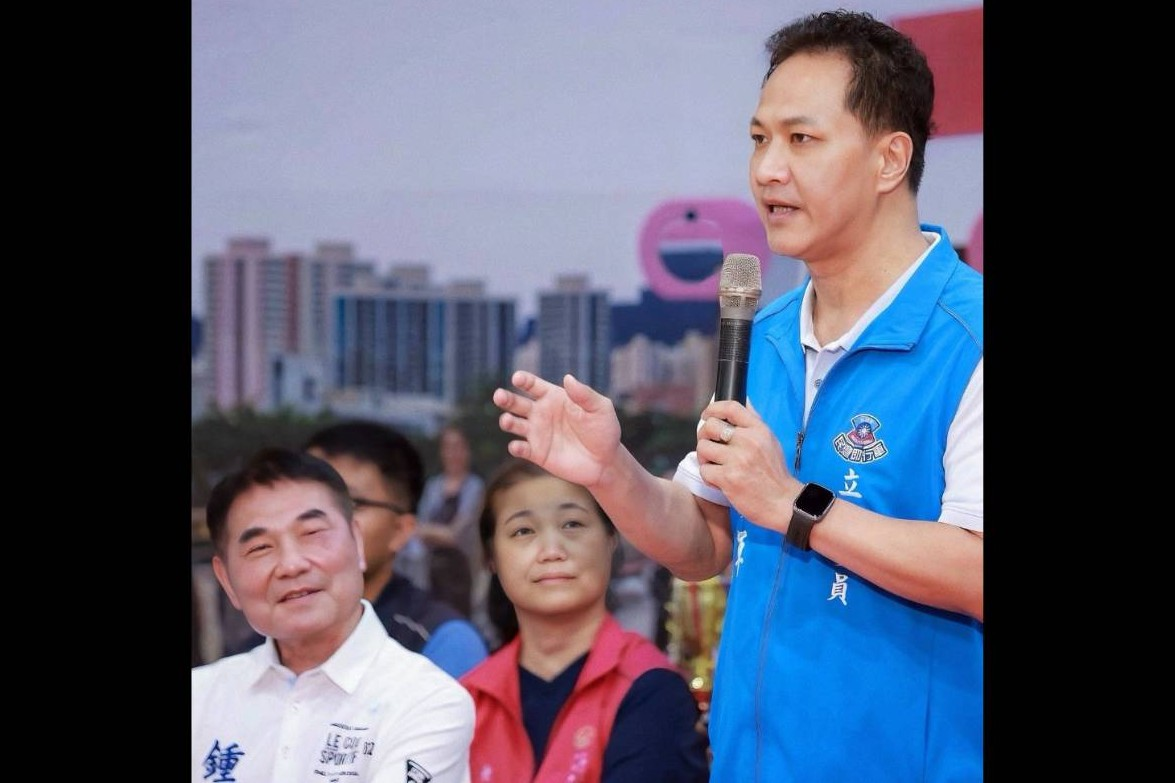 教育部長下鄕大小眼？苗栗藍委邱鎮軍大酸：忘記通知我　「不分黨派」標準很彈性