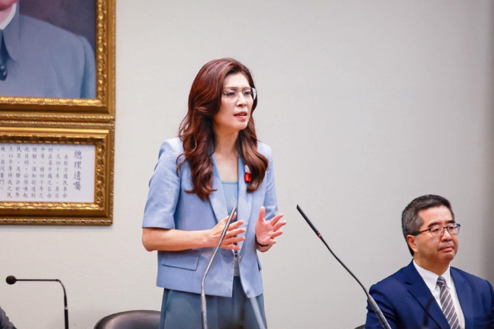 藍營軍購鬆口8000億？鄭麗文說「先過也可以」　但要給發價書不當冤大頭