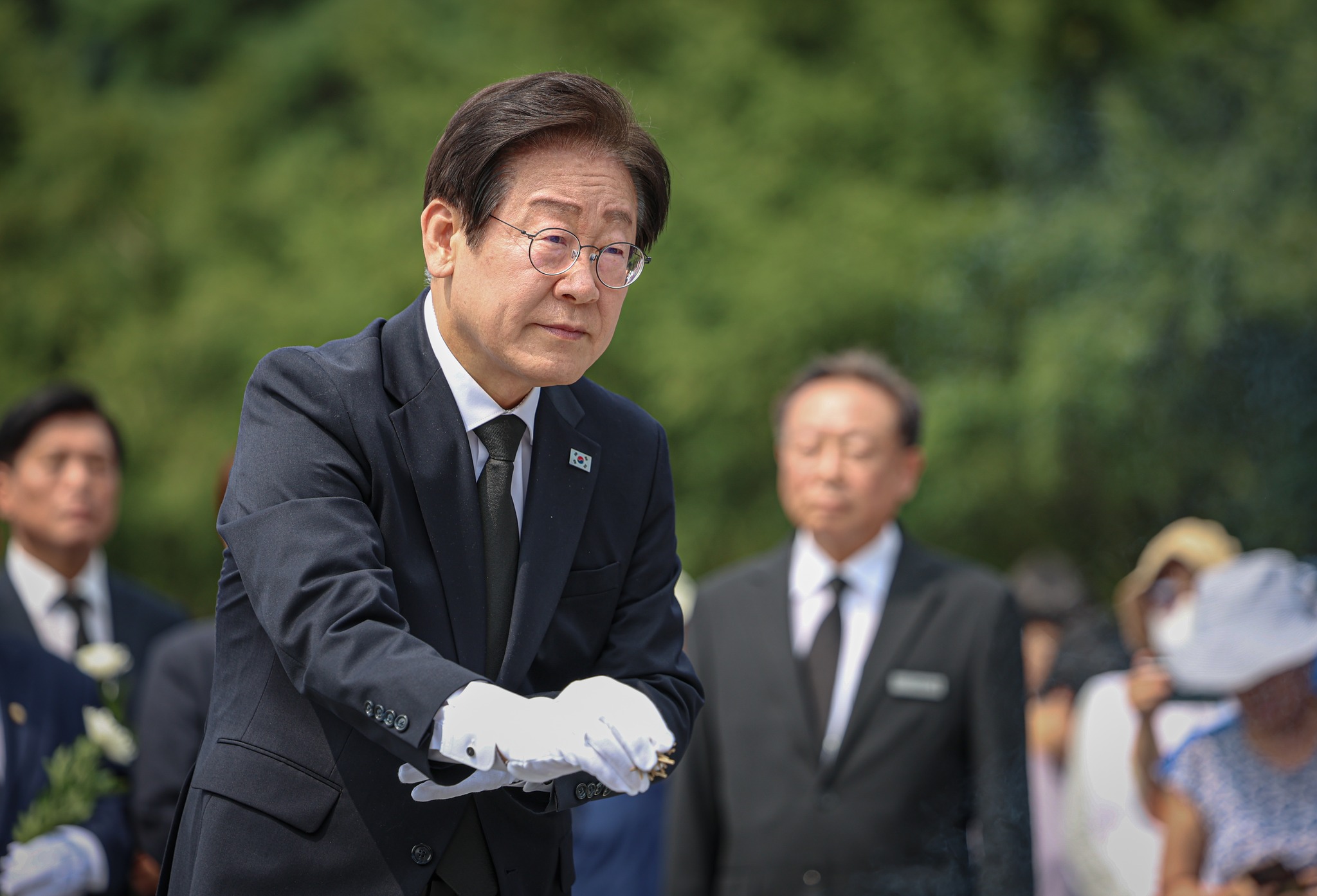 南韓將於6月舉行總統補選，根據最新民調，共同民主黨黨魁李在明領先群雄。圖/取自李在明臉書