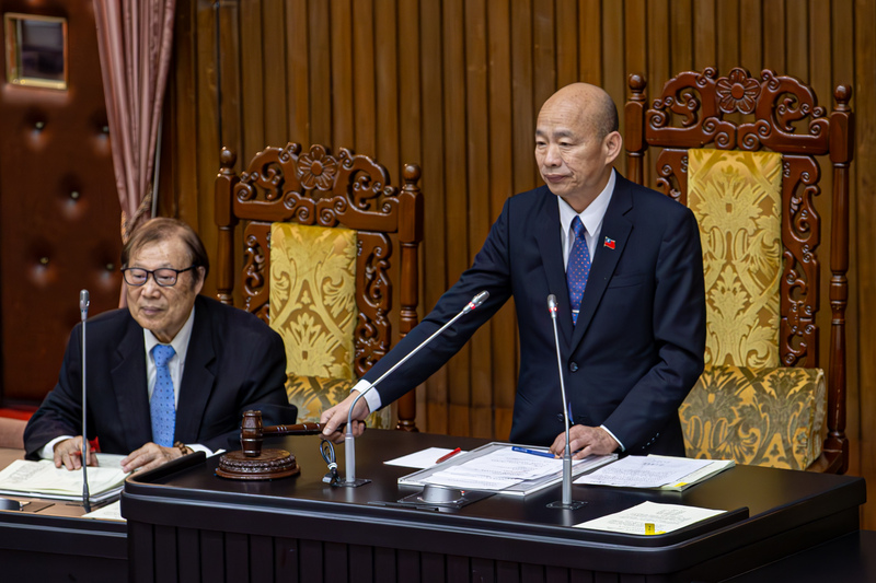 立院院會年金改革表決出現「幽靈投票」，立法院長韓國瑜：因議事人員誤插表決卡。圖/中央社