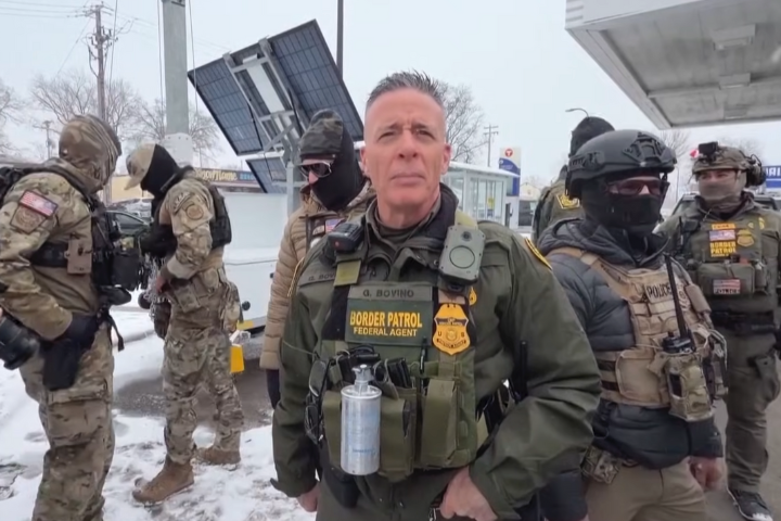 美邊境巡邏官員移民執法造型惹議　德媒：像極了「法西斯美學」