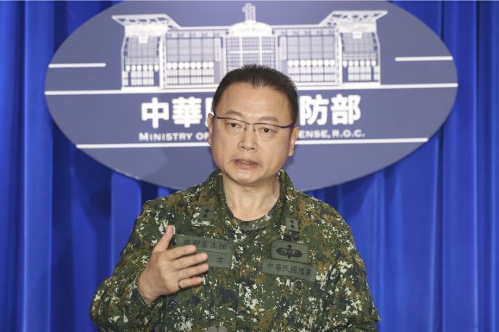 【圍台軍演】防長顧立雄休假未坐鎮？國防部斥錯假訊息：全程掌握參與