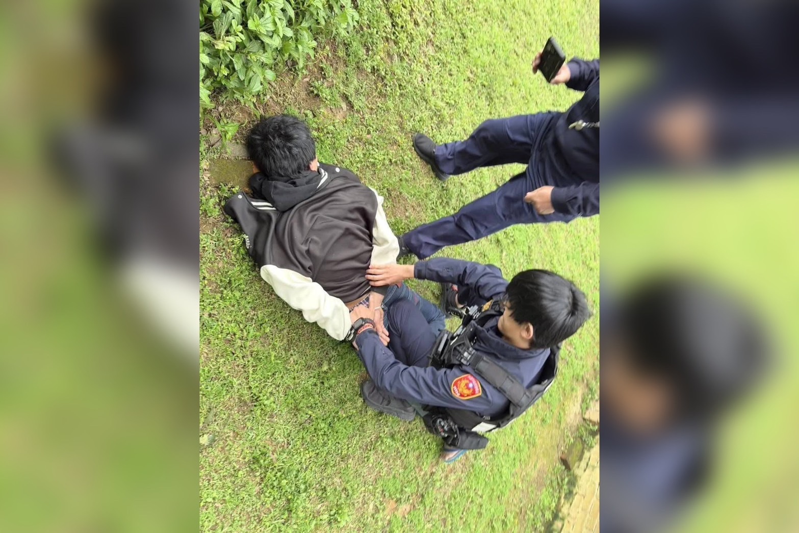 六福村一名男子因飆車秀甩尾，遭警方上銬逮捕。圖／取自爆廢公社臉書社團
