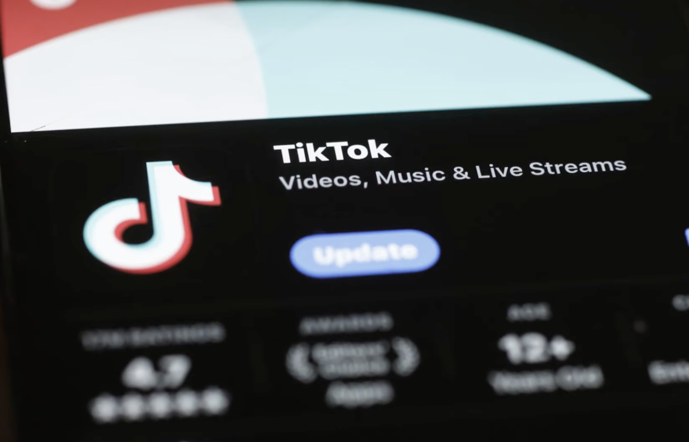 熱門短影音應用程式TikTok在美國的未來，仍充滿變數。圖/翻攝自Forbes YouTube頻道