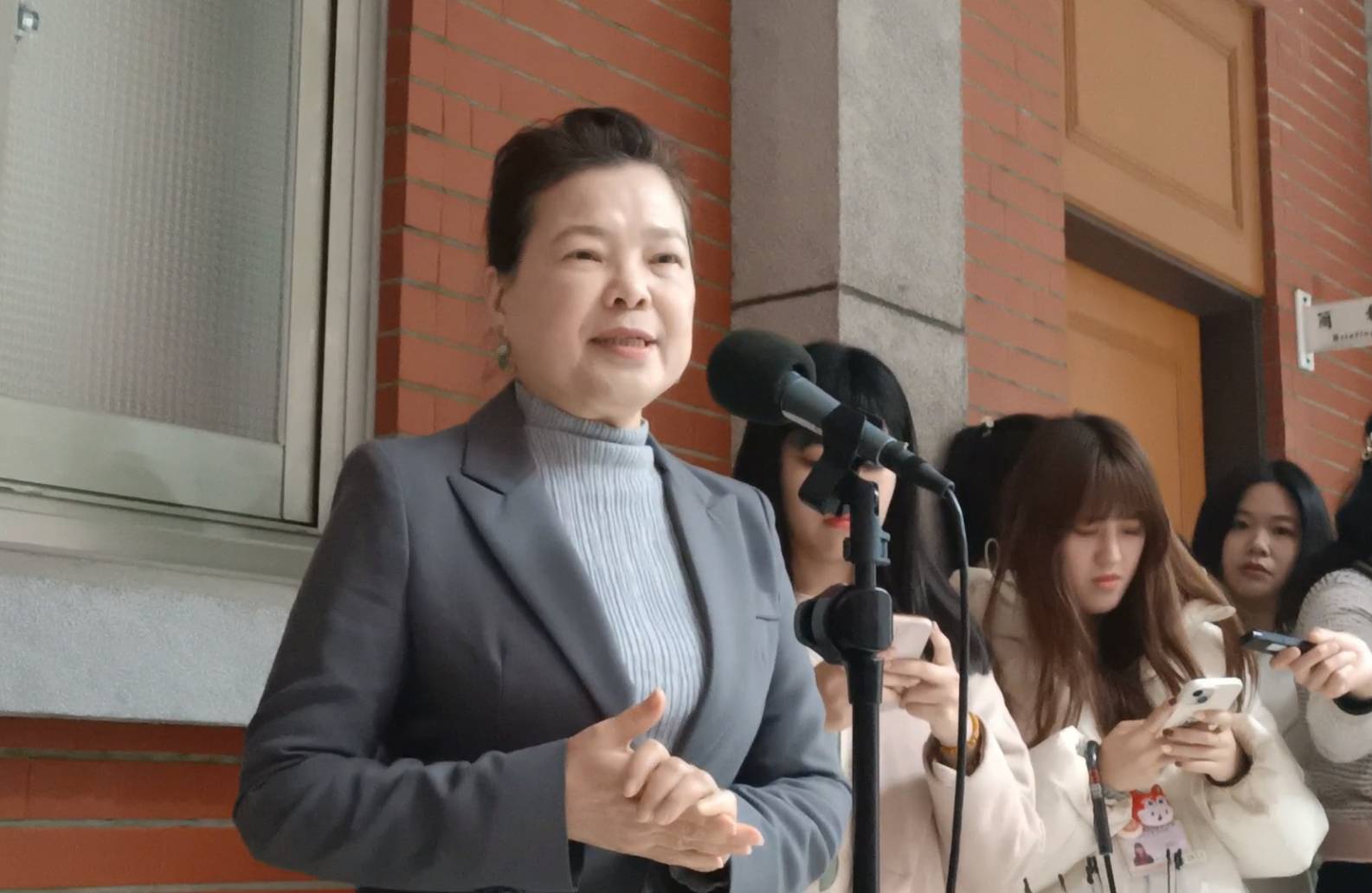 經濟部22日將召開電價審議委員會，圖為經濟部長王美花。圖/簡立欣攝