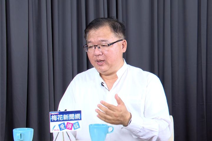 前立委李德維接受接受媒體人謝寒冰主持的《寒梅Talk爆》專訪。圖/蔡昕蓉攝